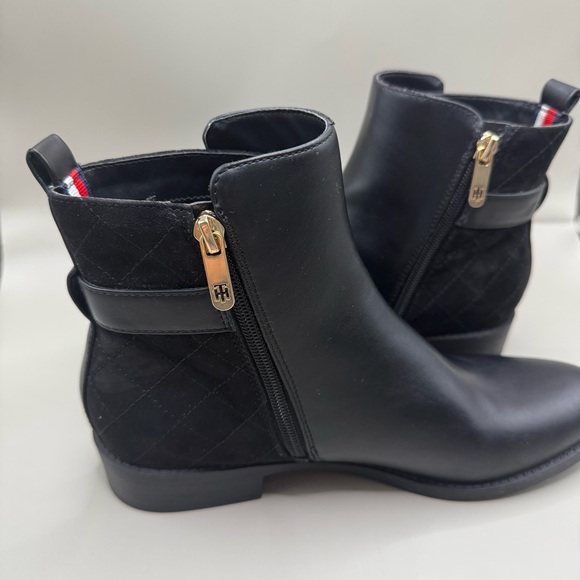 Tommy Hilfiger Women’s Black Leather Side Zip Quilted Ankle Booties Boots 8.5 M - Picture 4 of 9